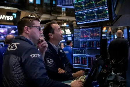 在 ETF 流入量下降和看跌技术信号中，Solana 保持 76 美元的支撑位   