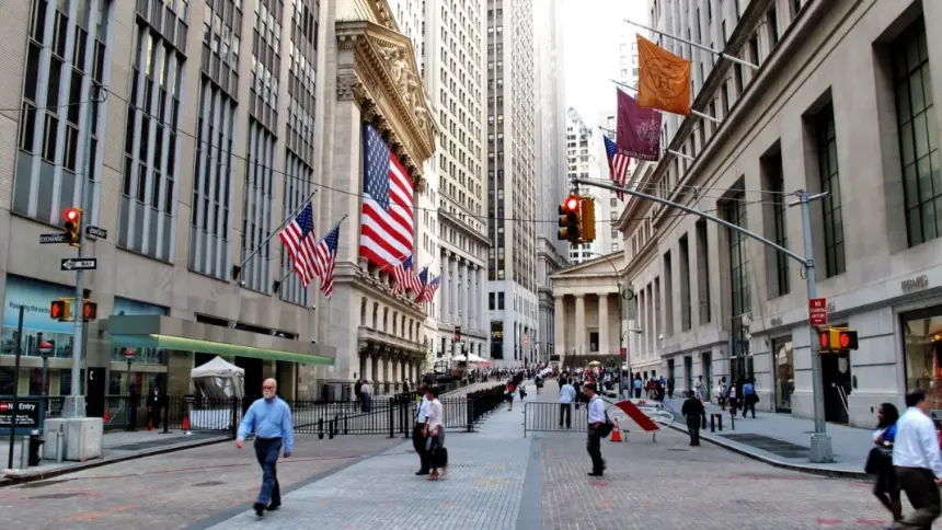 Wall Street in Lower Manhattan as investors track DJT stock and broader US market moves.