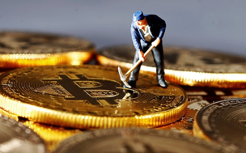 CoinShares Q2挖矿季报:币价腰斩击穿现金成本,矿企付费退场,算力与估值格局重写