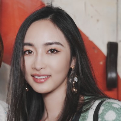 Michelle  Ye